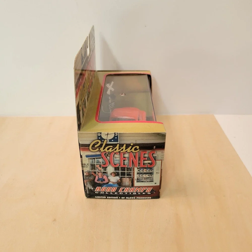 Road Champs Classic Scenes Limited Edition 1:43 Diecast Ford‎ F-100 Pickup Truck